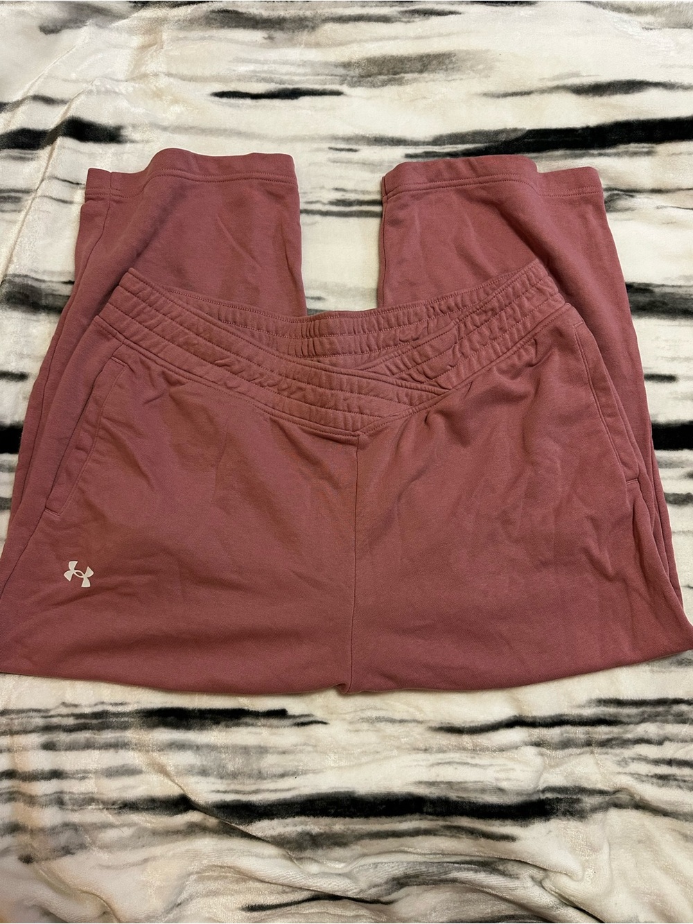 Under Armour Dusty Rose Athletic Cropped Sweatpants